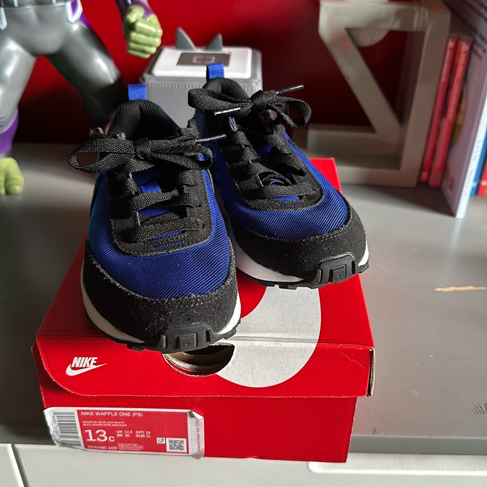 Boys Nike Waffle One PS, size 13c